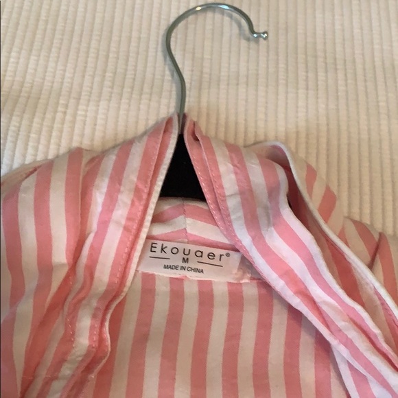 Robe - Picture 2 of 2